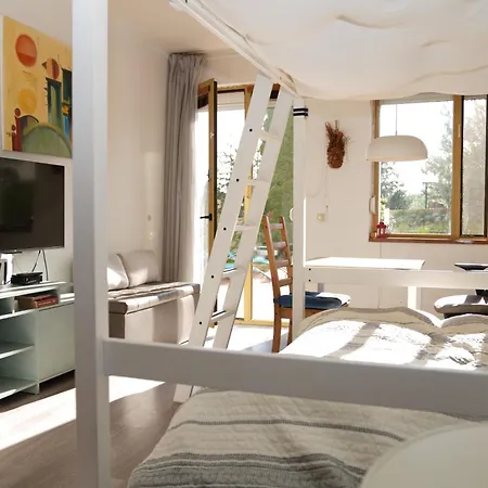 Апартаменти Cozy With Private Garden By The Forest *